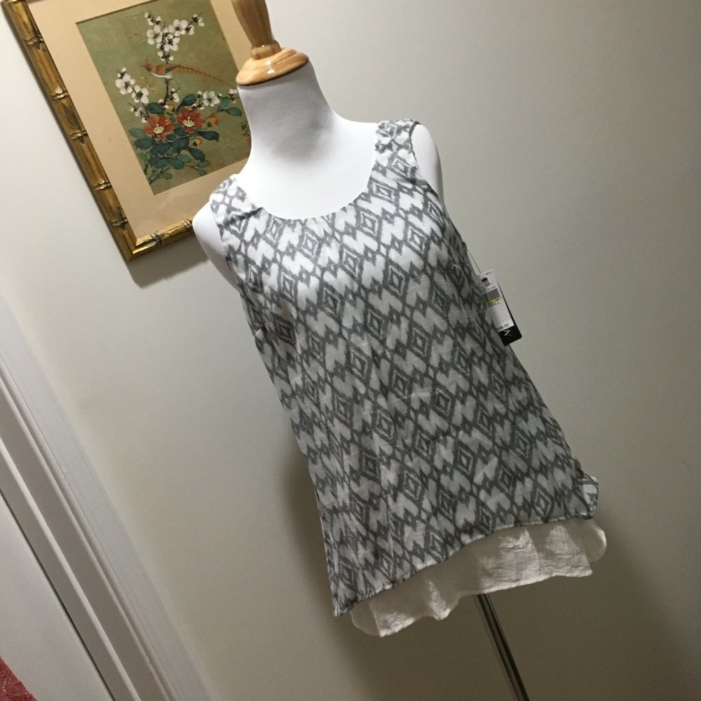 AGB Gray Diamond Print Gauzy Layered Top